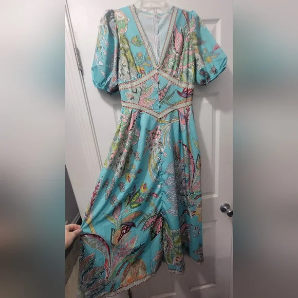 Elegant Floral Blue Dress.  Small - Picture 2 of 3